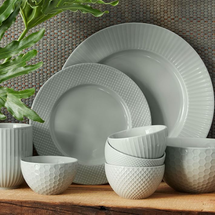 DINNERWARE